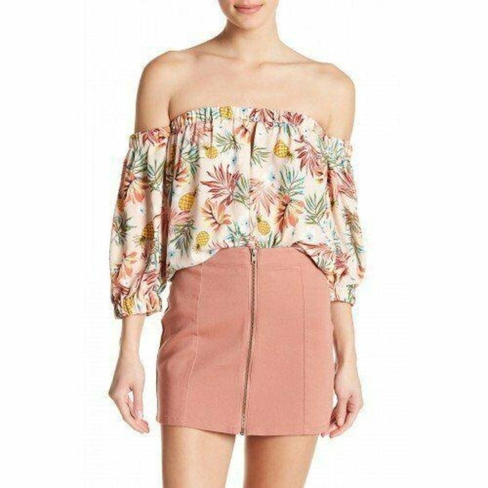ROMEO + JULIET COUTURE $98 Off-The-Shoulder Top Medium Tropical Print